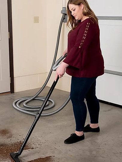 https://www.thinkvacuums.com/media/wysiwyg/Miscellaneous5/InUseGirl.jpg